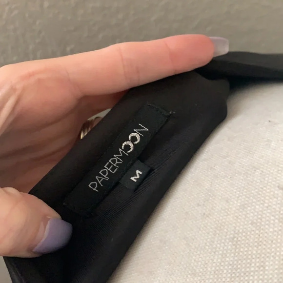 PAPERMOON black cutout crop top - Picture 8 of 10